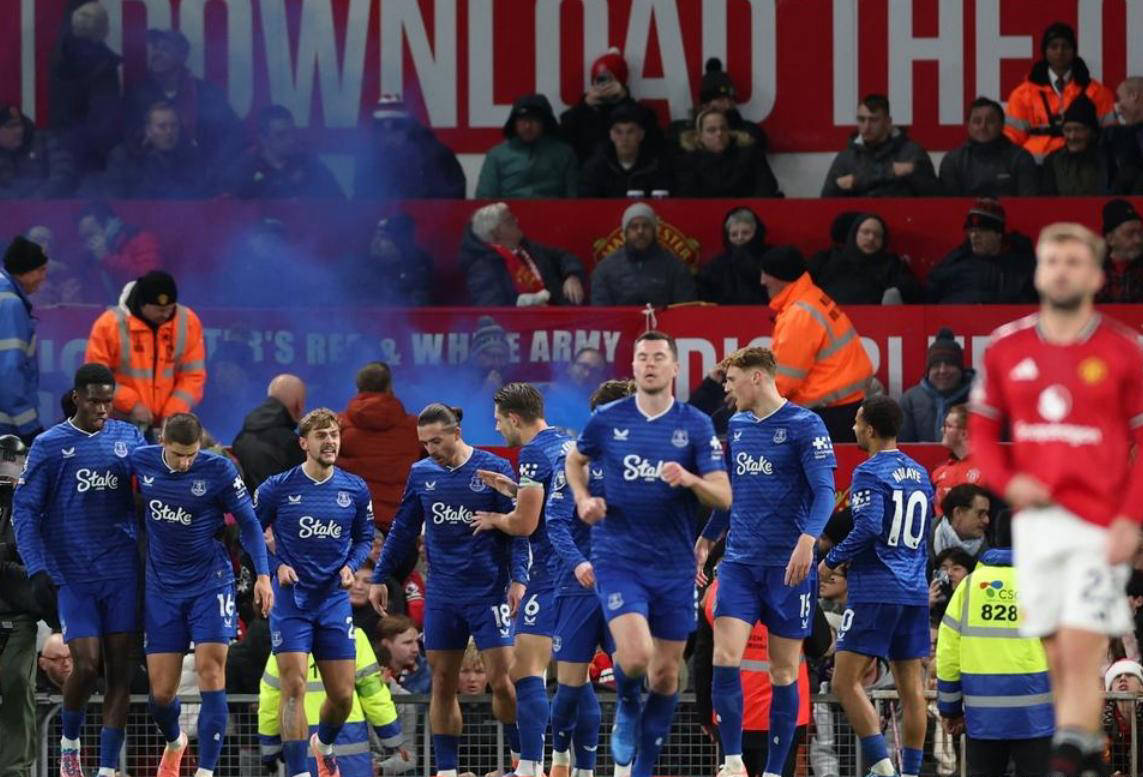 莫耶斯执教埃弗顿爆冷击败曼联，皮克福德六次神扑封神创造历史