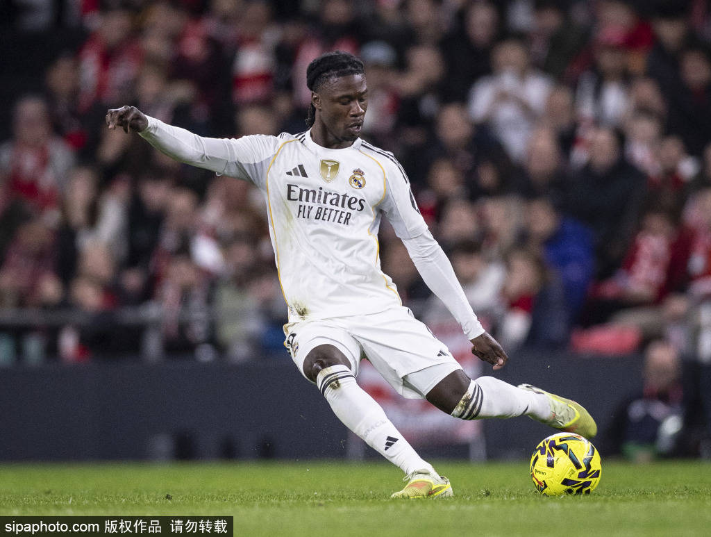 皇马双星命运迥异！卡马文加有望复出战塞尔塔 赫伊森继续缺阵